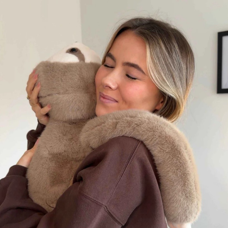 CalmBuddy™ – La Peluche Anti-Stress qui Te Serre dans Ses Bras
